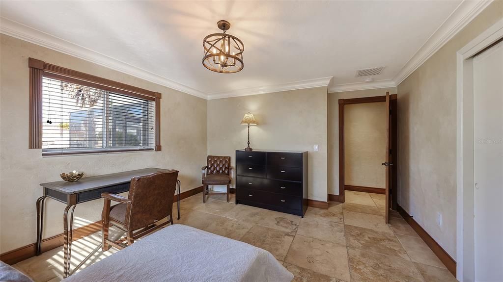 Chandelier, Interior