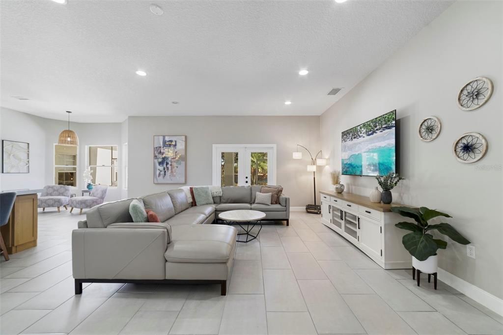 Interior, Living room, Pendant Lights, Recessed Lighting