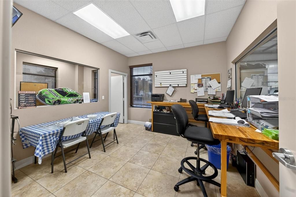 Home Office, Interior