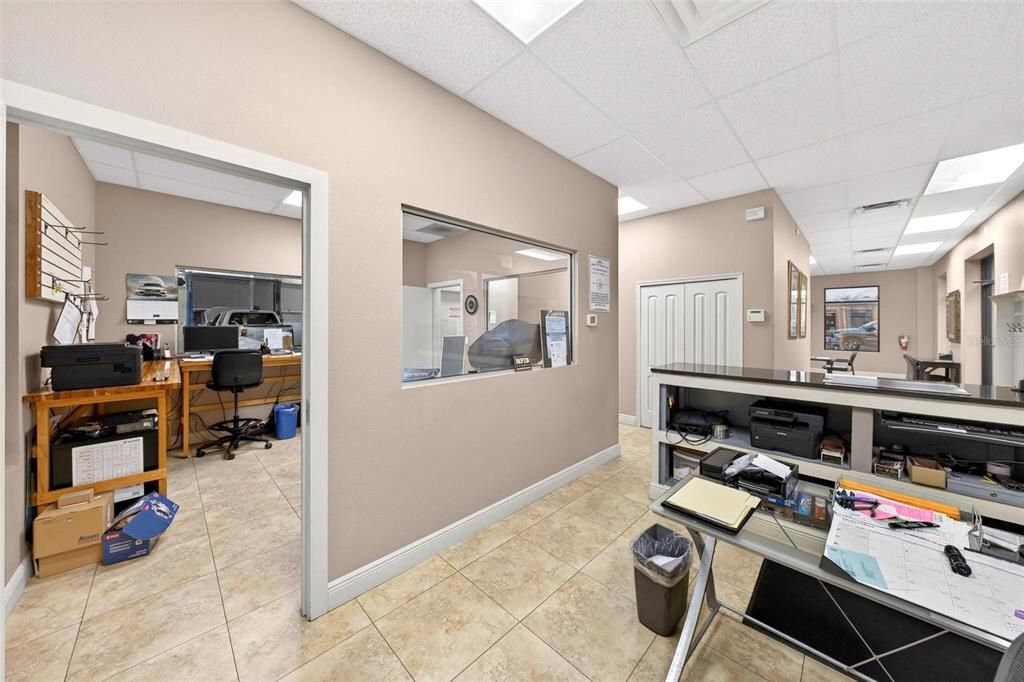 Home Office, Interior