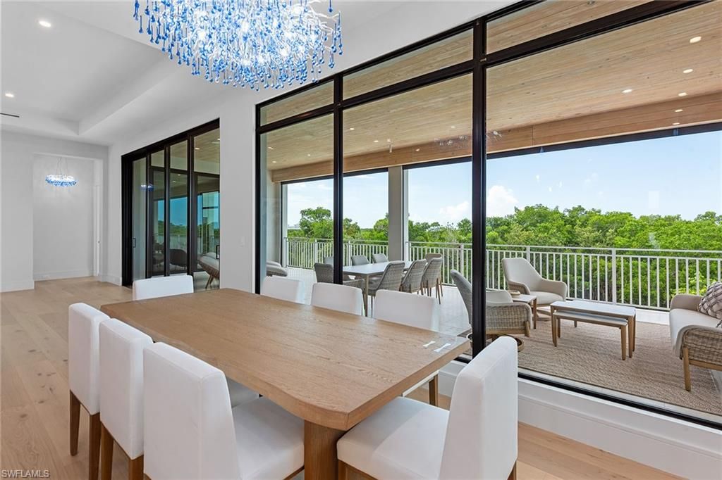 Chandelier, Dining room, Interior, Recessed Lighting, Wood Texture Flooring