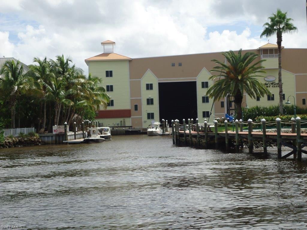 Exterior, Lake