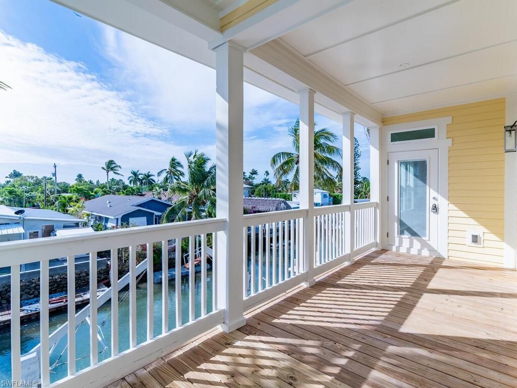 Exterior, Wood Texture Flooring