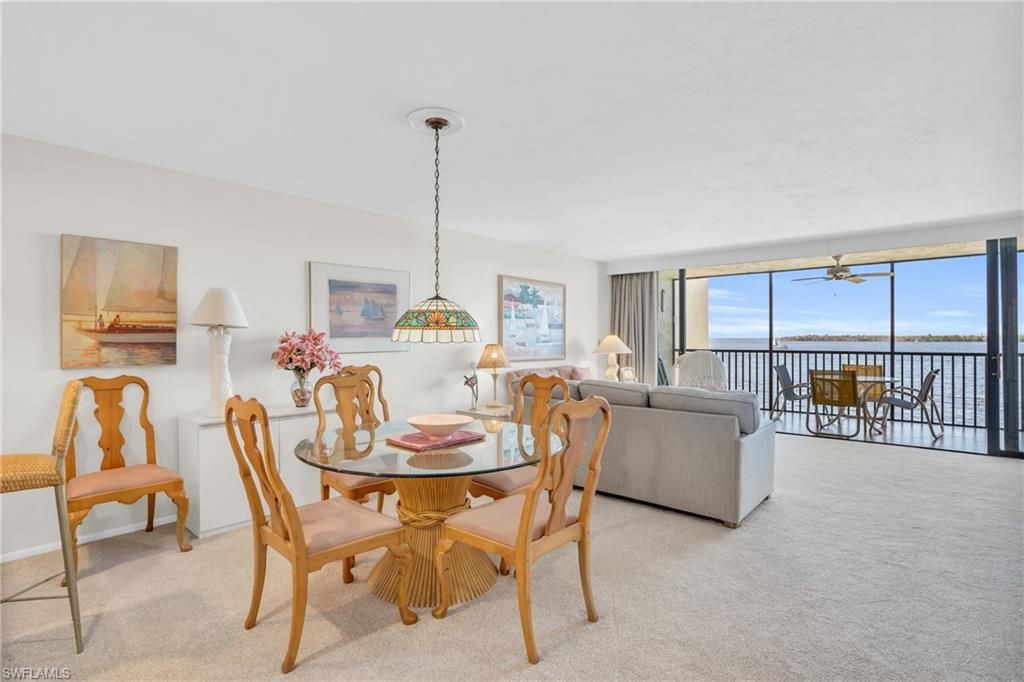 Dining room, Interior, Living room, Pendant Lights