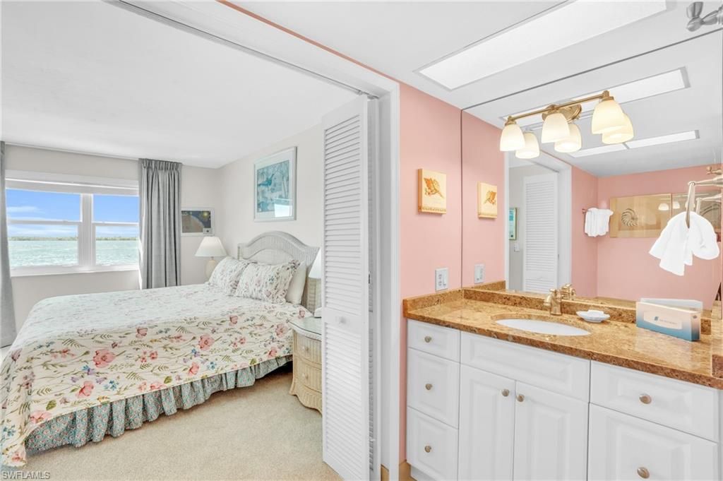 Bedroom, Interior, Water