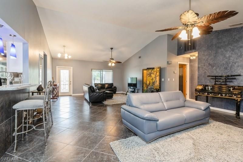 Interior, Living room, Pendant Lights