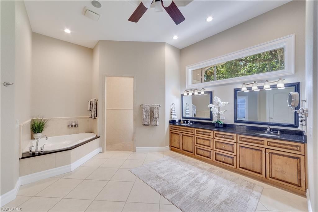 Bathroom, Dual Sink Vanities, Interior, Recessed Lighting