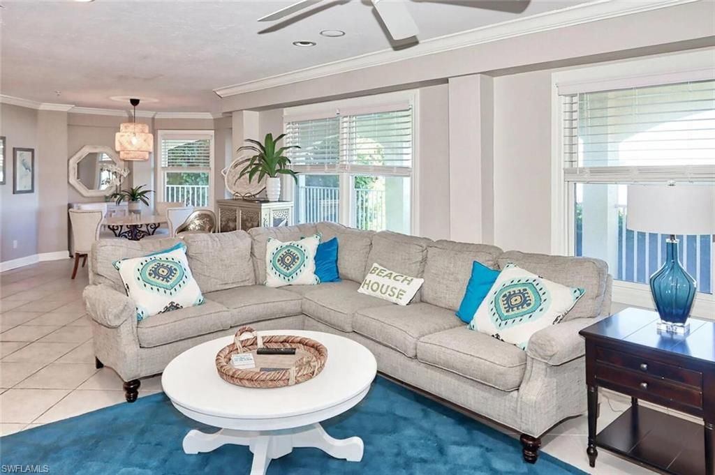 Dining room, Interior, Living room, Pendant Lights, Recessed Lighting
