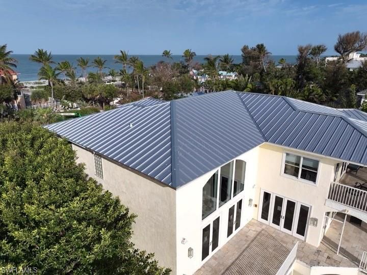 Exterior, Drone