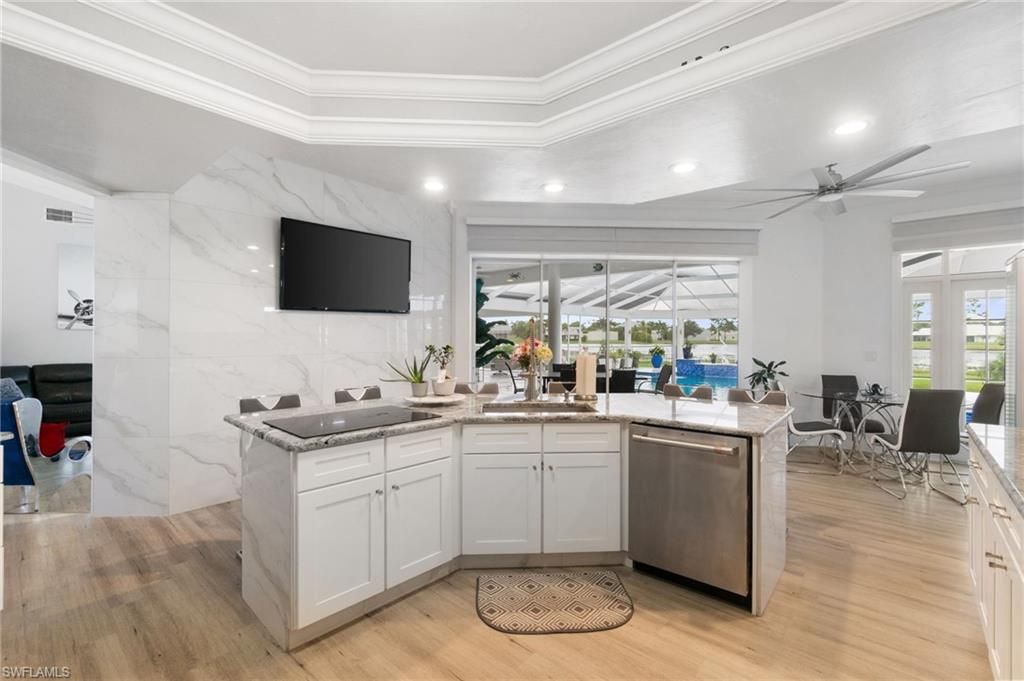 Dining room, Interior, Kitchen, Marble Walls, Recessed Lighting, Wood Texture Flooring