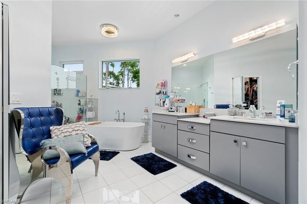 Bathroom, Dual Sink Vanities, Free Standing Baths, Interior