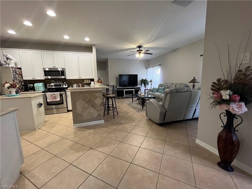 Interior, Kitchen, Living room, Recessed Lighting, Stainless Steel Appliances
