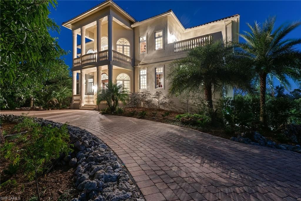 Exterior, Facade, Mediterranean