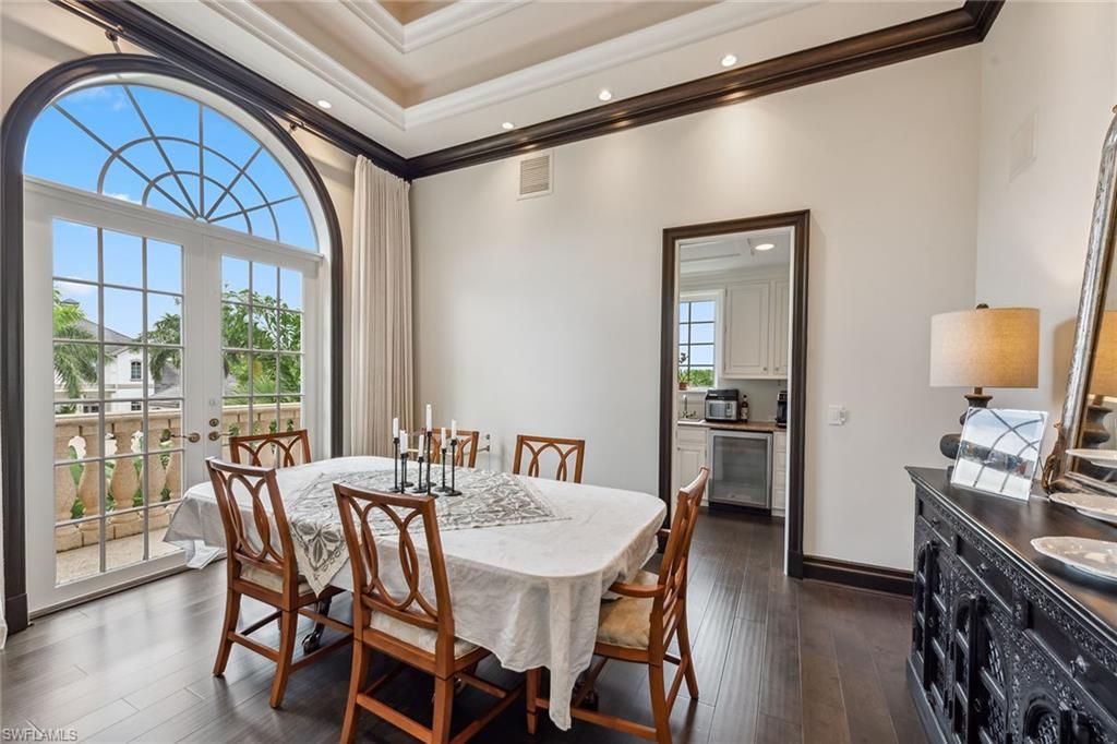 Dining room, Interior, Kitchen, Recessed Lighting, Wood Texture Flooring