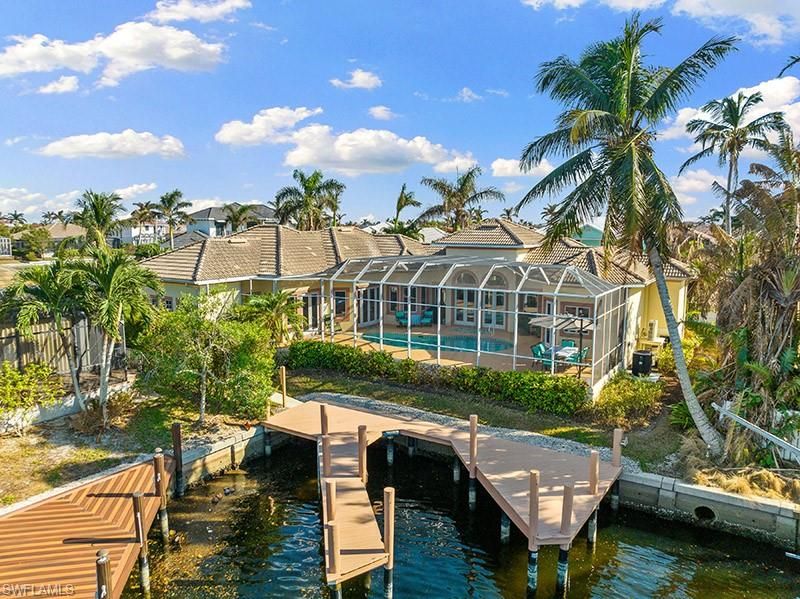 Exterior, Lake