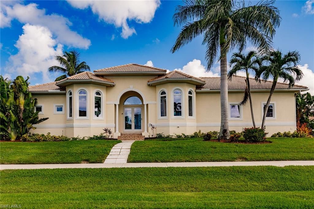 Backyard, Exterior, Facade, Mediterranean