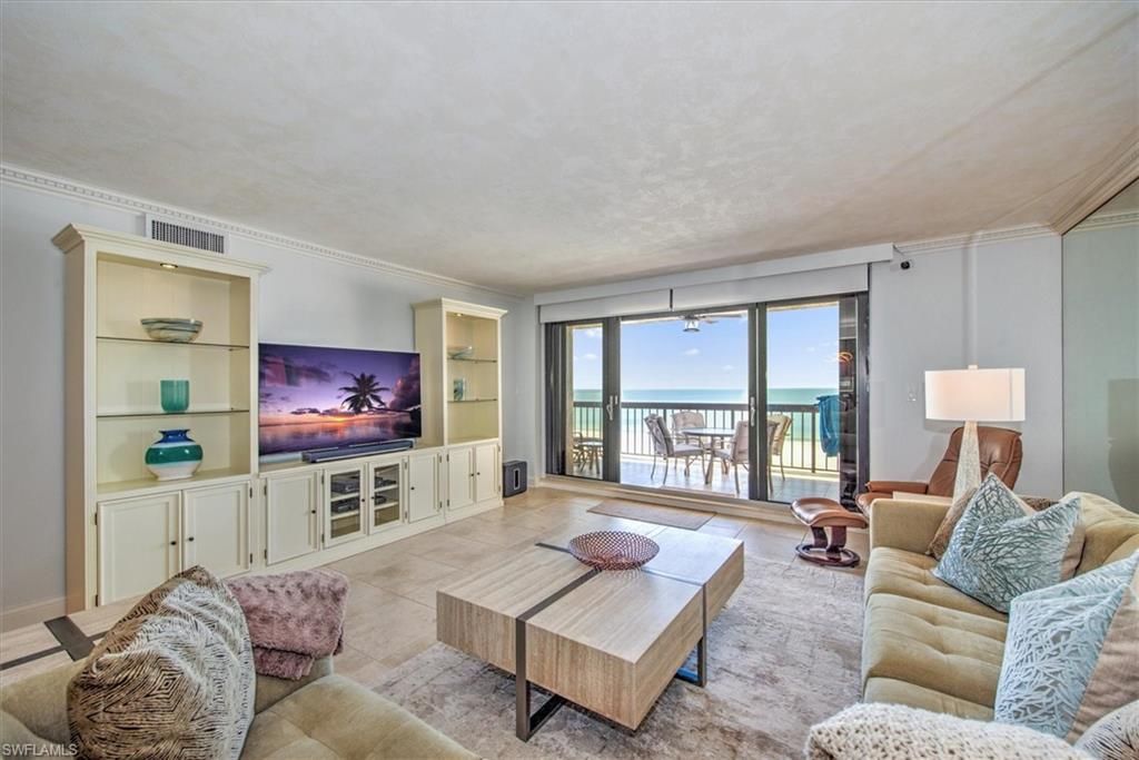 Interior, Living room, Water