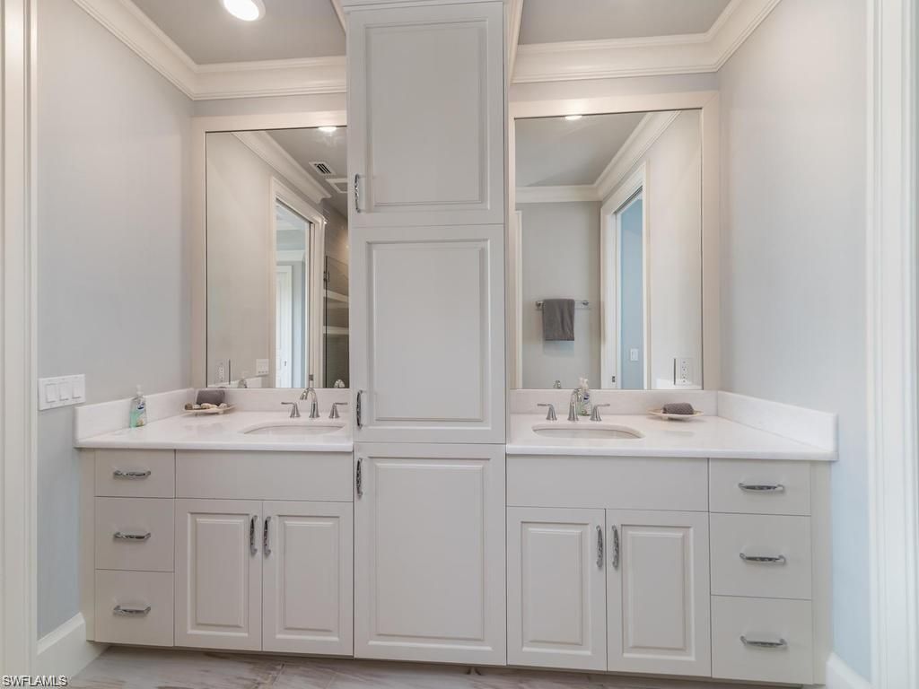 Bathroom, Dual Sink Vanities, Interior, Recessed Lighting