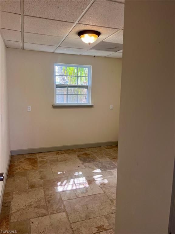 Empty room, Interior