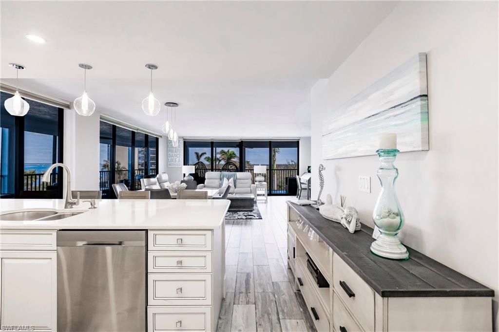 Dining room, Interior, Kitchen, Living room, Pendant Lights, Recessed Lighting, Stainless Steel Appliances, Wood Texture Flooring
