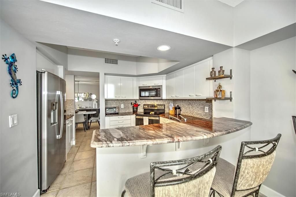 Dining room, Interior, Kitchen, Recessed Lighting, Stainless Steel Appliances