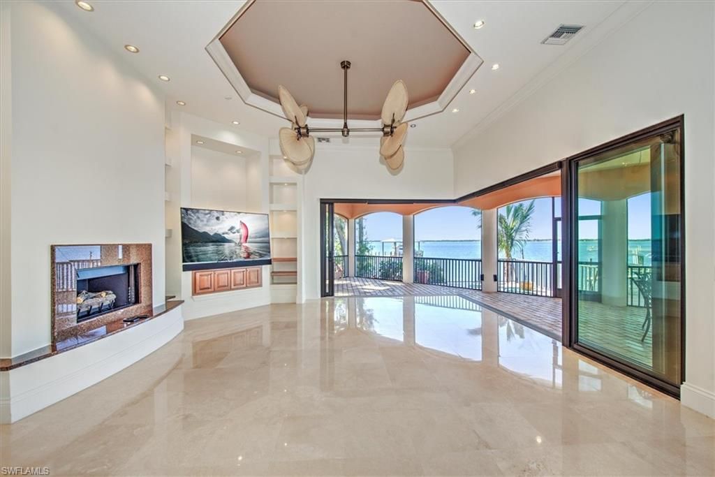 Fireplace, Interior, Pendant Lights, Recessed Lighting, Water