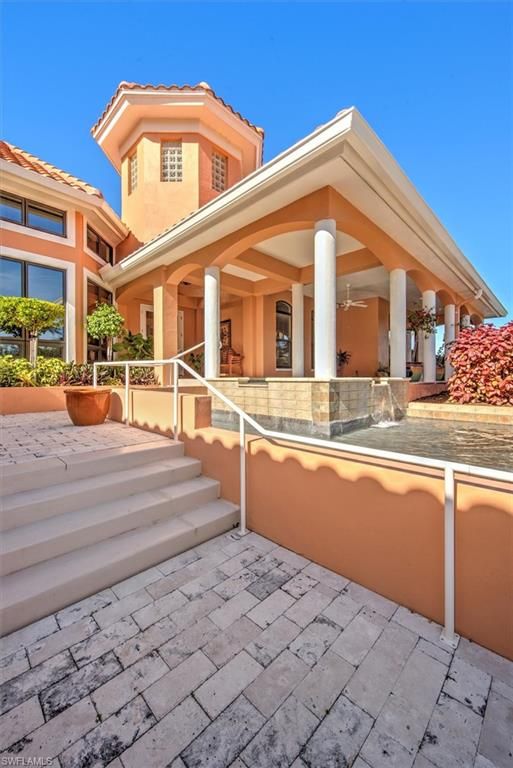 Exterior, Facade, Mediterranean