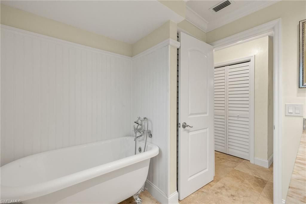 Bathroom, Free Standing Baths, Interior