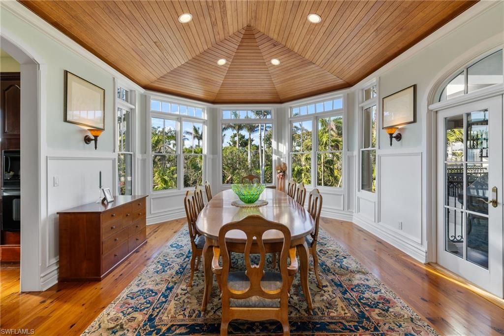 Dining room, Interior, Recessed Lighting, Sun Room, Wooden Ceilings, Wood Texture Flooring