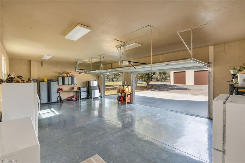 Garage, Interior