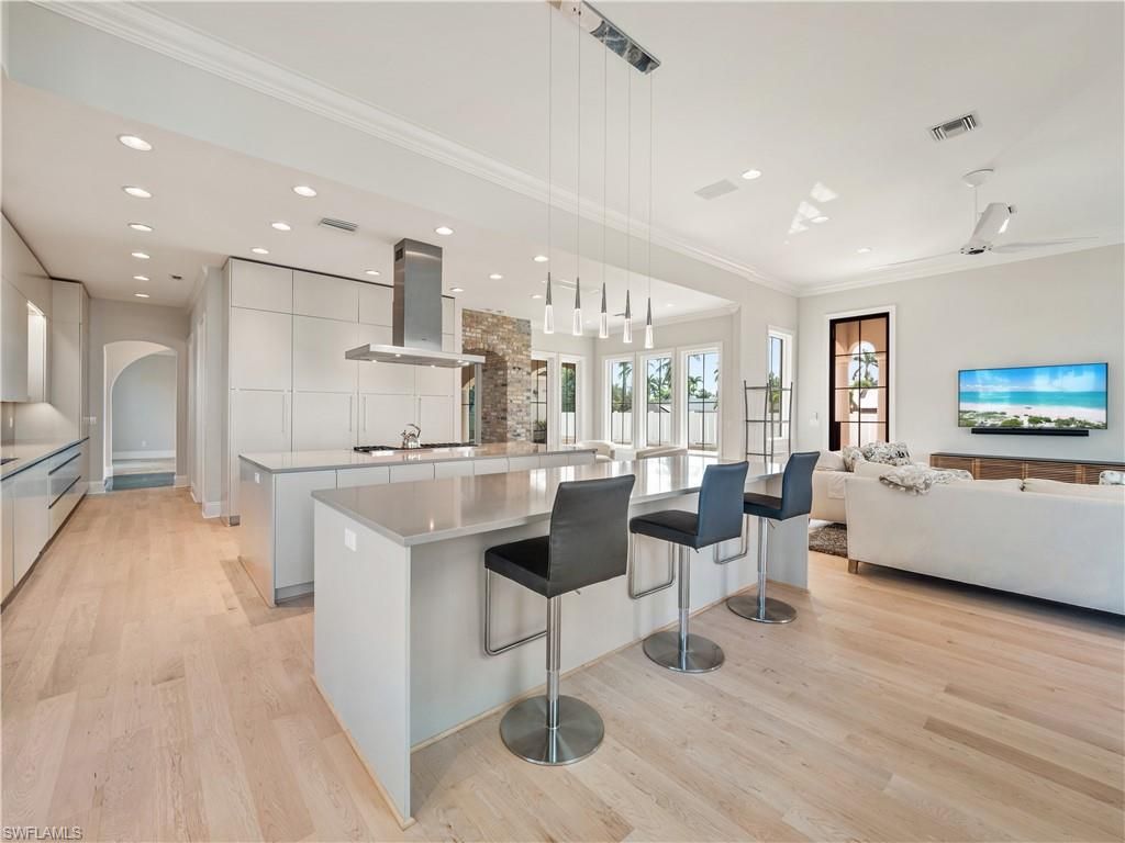 Interior, Kitchen, Living room, Pendant Lights, Recessed Lighting, Wood Texture Flooring