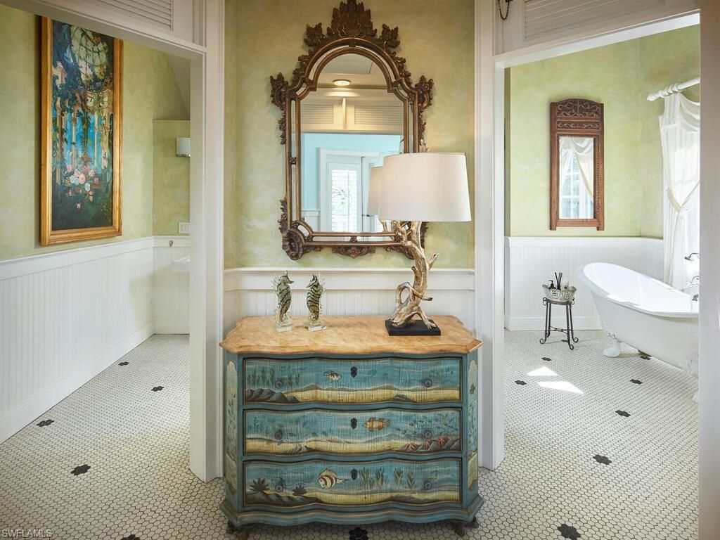 Bathroom, Free Standing Baths, Interior