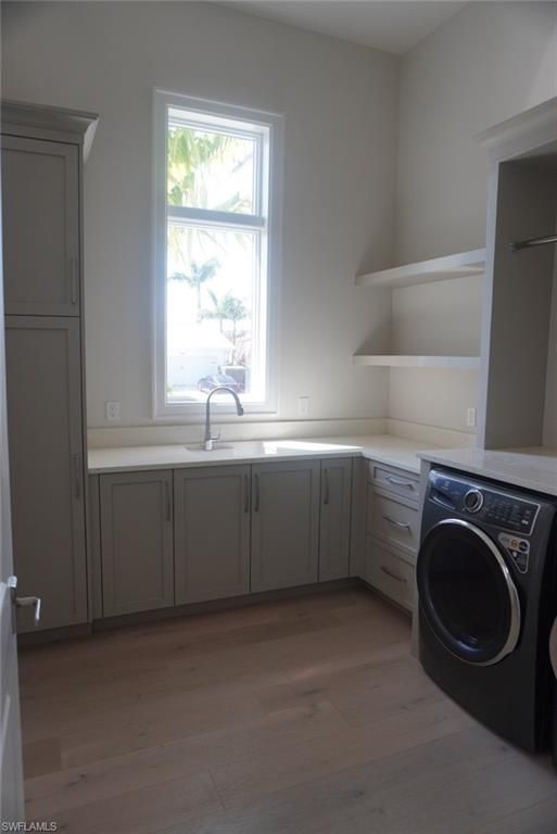 Interior, Washer, Wood Texture Flooring