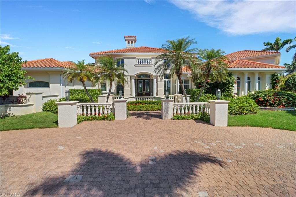 Backyard, Exterior, Facade, Mediterranean