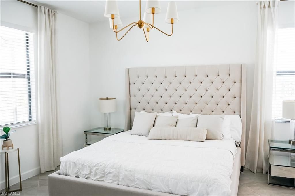 Bedroom, Chandelier, Interior, Pendant Lights