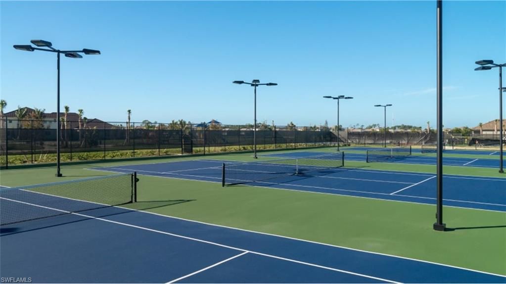 Exterior, Tennis Courts