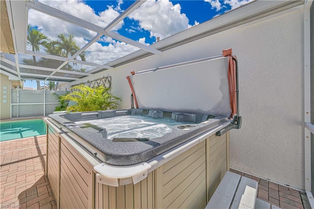 Glass Ceilings, Hot Tub, Interior, Sun Room