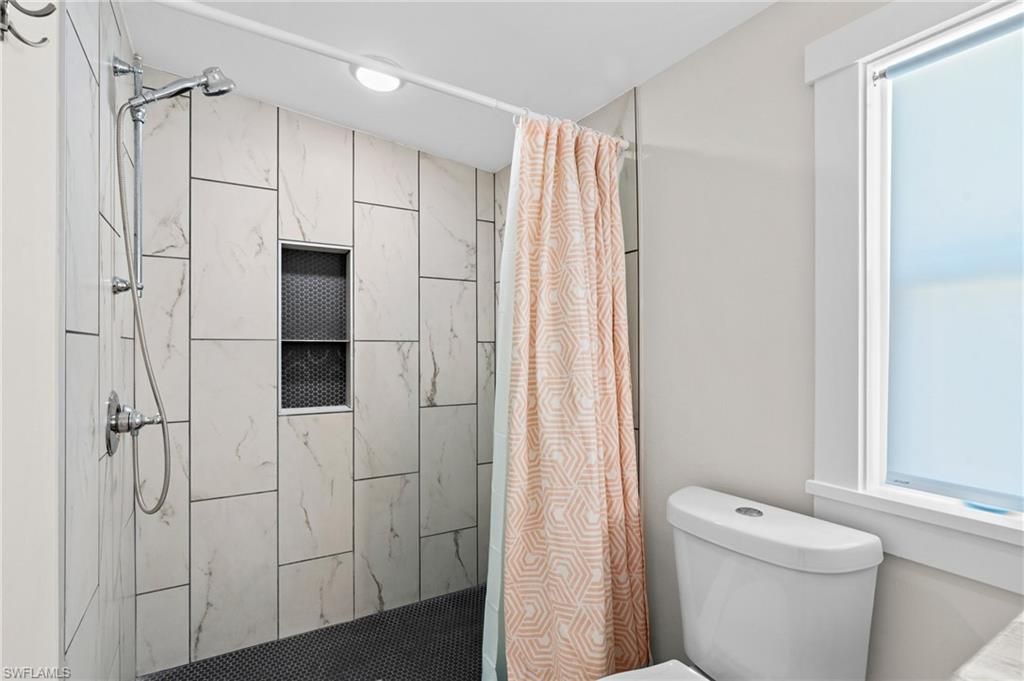 Bathroom, Interior, Marble Walls, Recessed Lighting