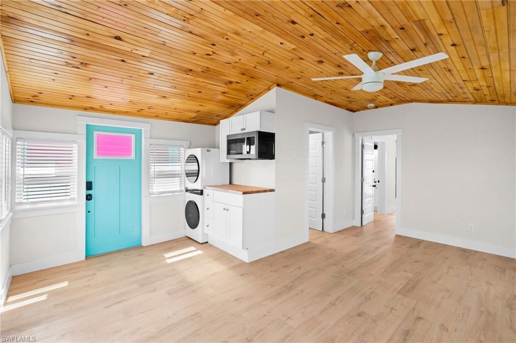 Empty room, Interior, Kitchen, Wooden Ceilings, Wood Texture Flooring