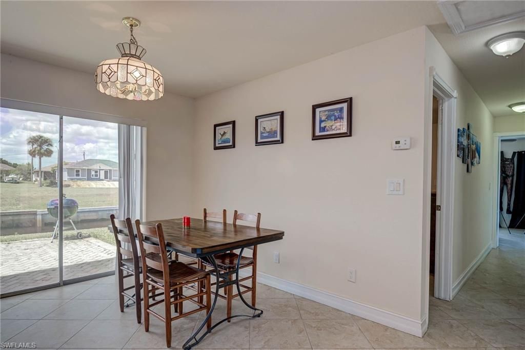 Dining room, Interior