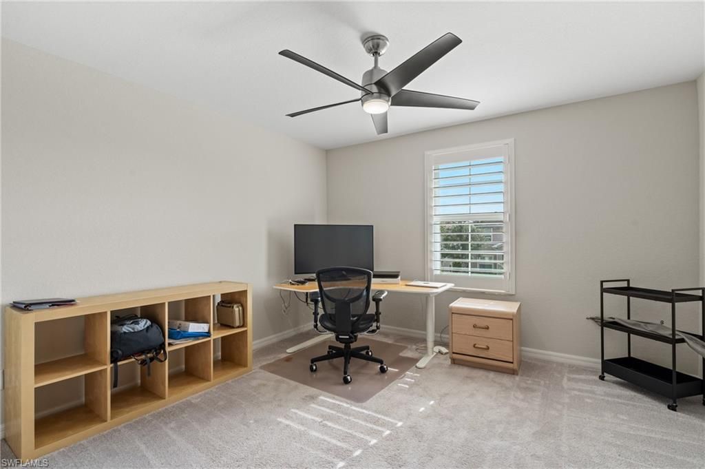 Home Office, Interior