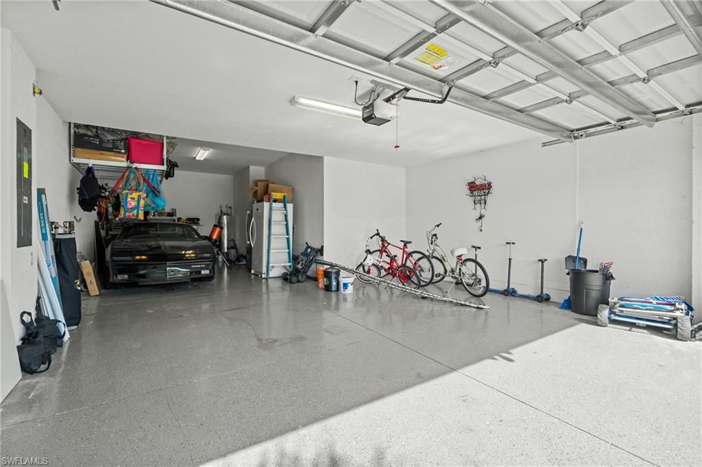 Garage, Interior