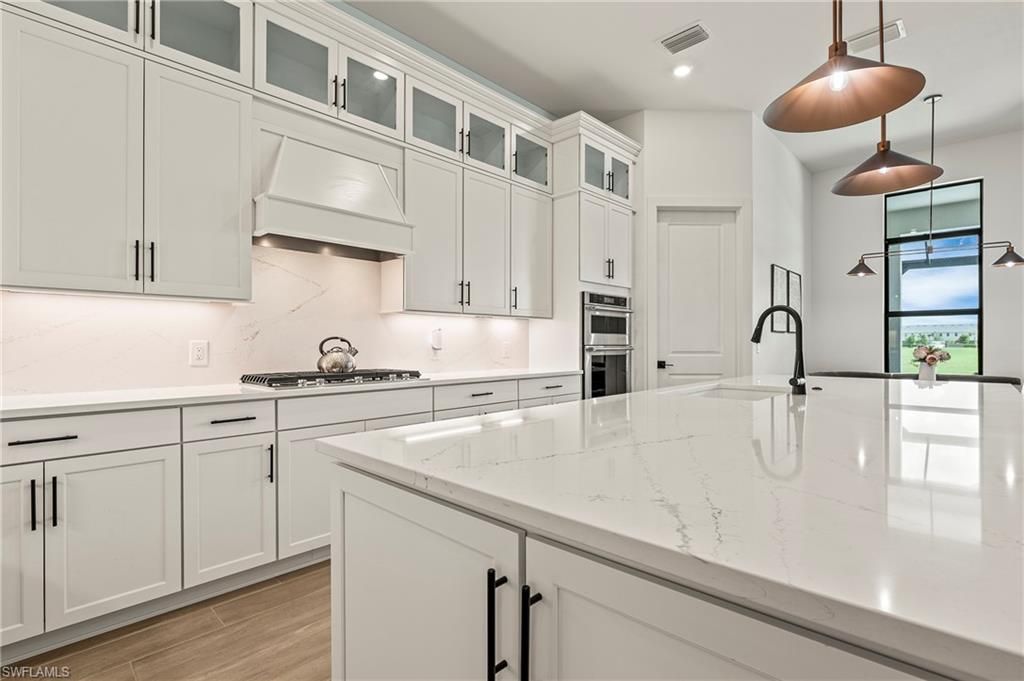 Interior, Kitchen, Pendant Lights, Recessed Lighting, Wood Texture Flooring