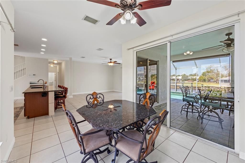 Dining room, Interior, Kitchen, Recessed Lighting