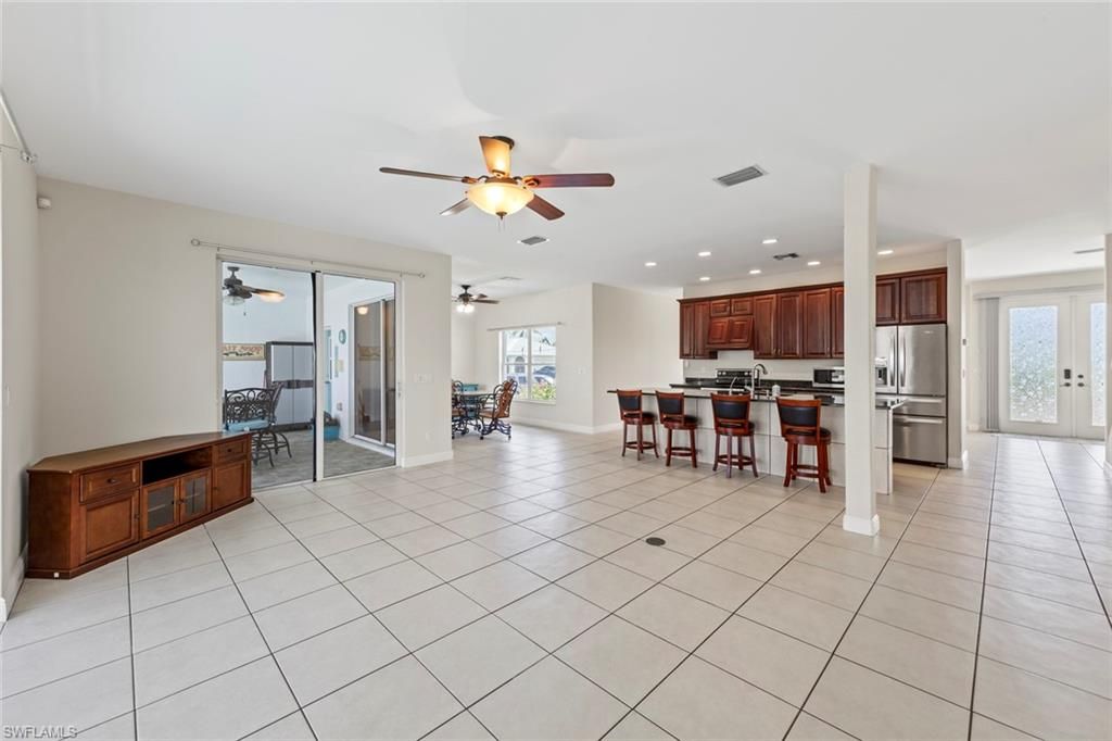 Dining room, Interior, Kitchen, Recessed Lighting, Stainless Steel Appliances