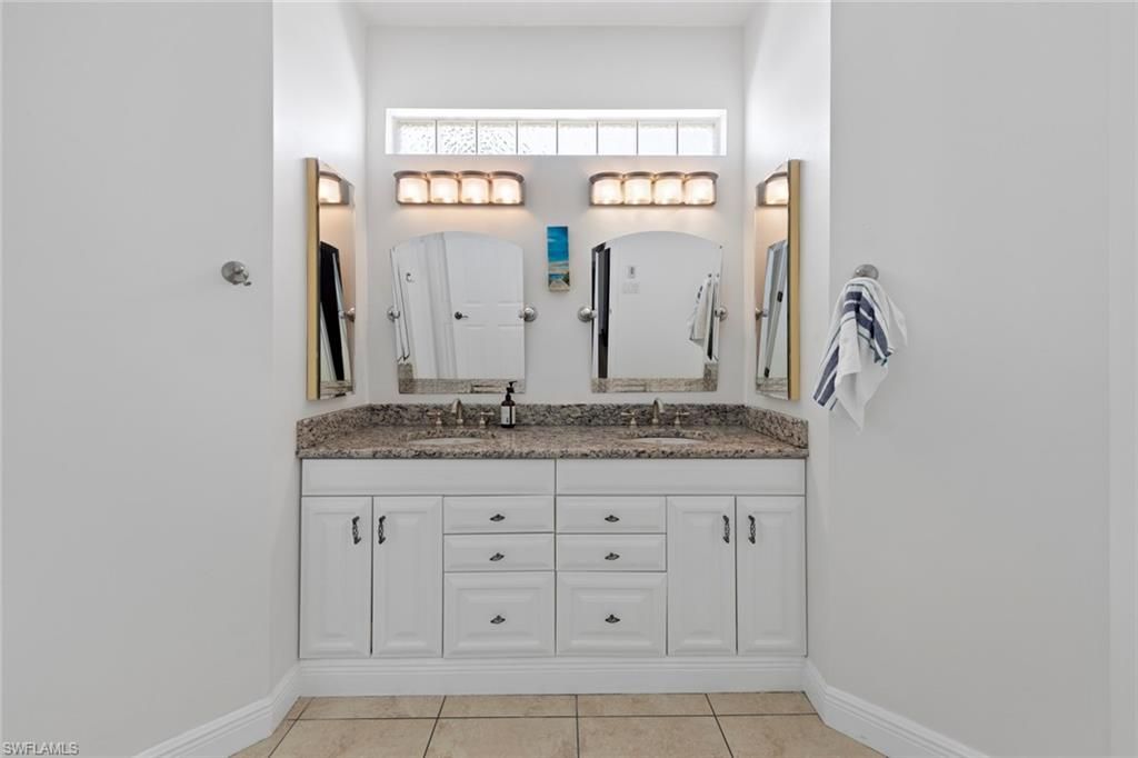 Bathroom, Dual Sink Vanities, Interior
