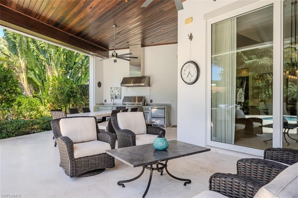 Exterior, Outdoor Kitchen