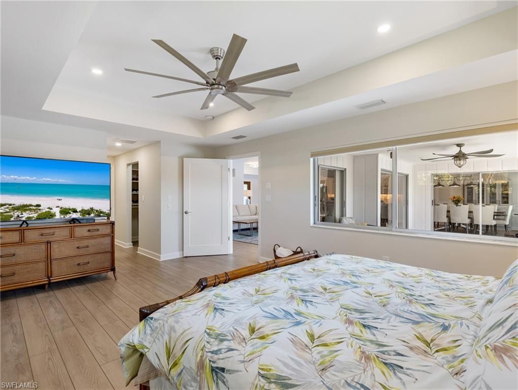 Bedroom, Dining room, Interior, Recessed Lighting, Wood Texture Flooring