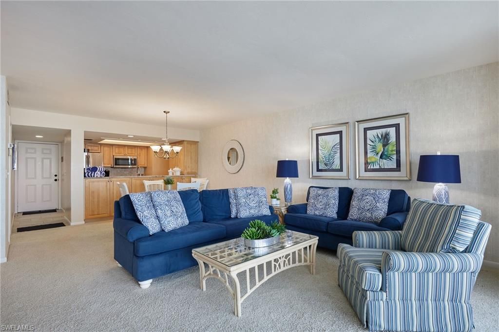 Dining room, Interior, Kitchen, Living room, Pendant Lights, Recessed Lighting, Stainless Steel Appliances