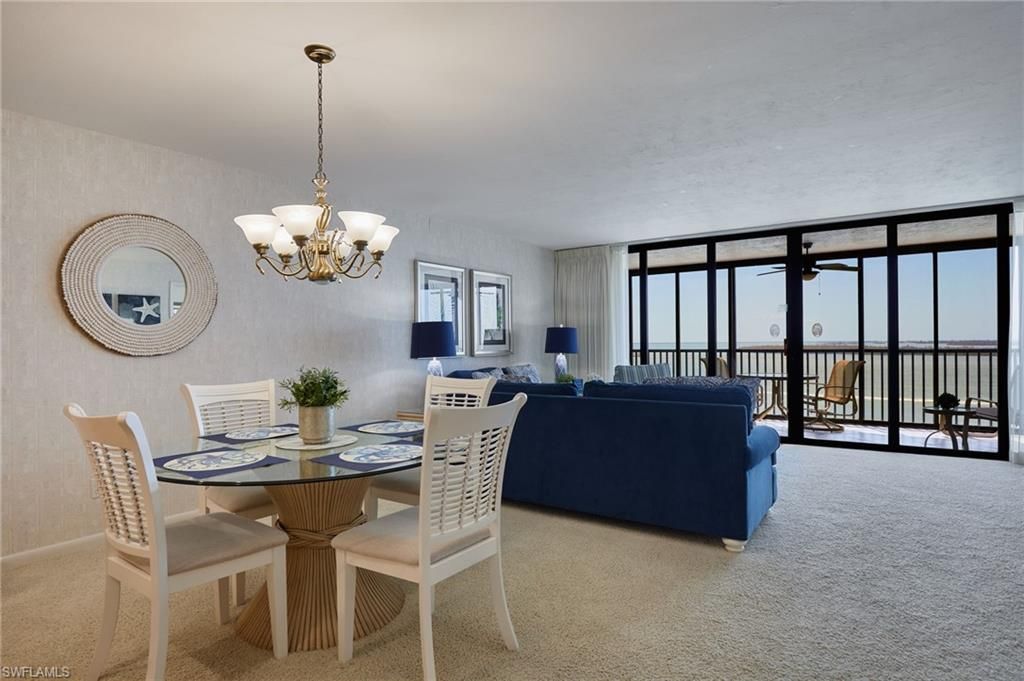 Chandelier, Dining room, Interior, Living room
